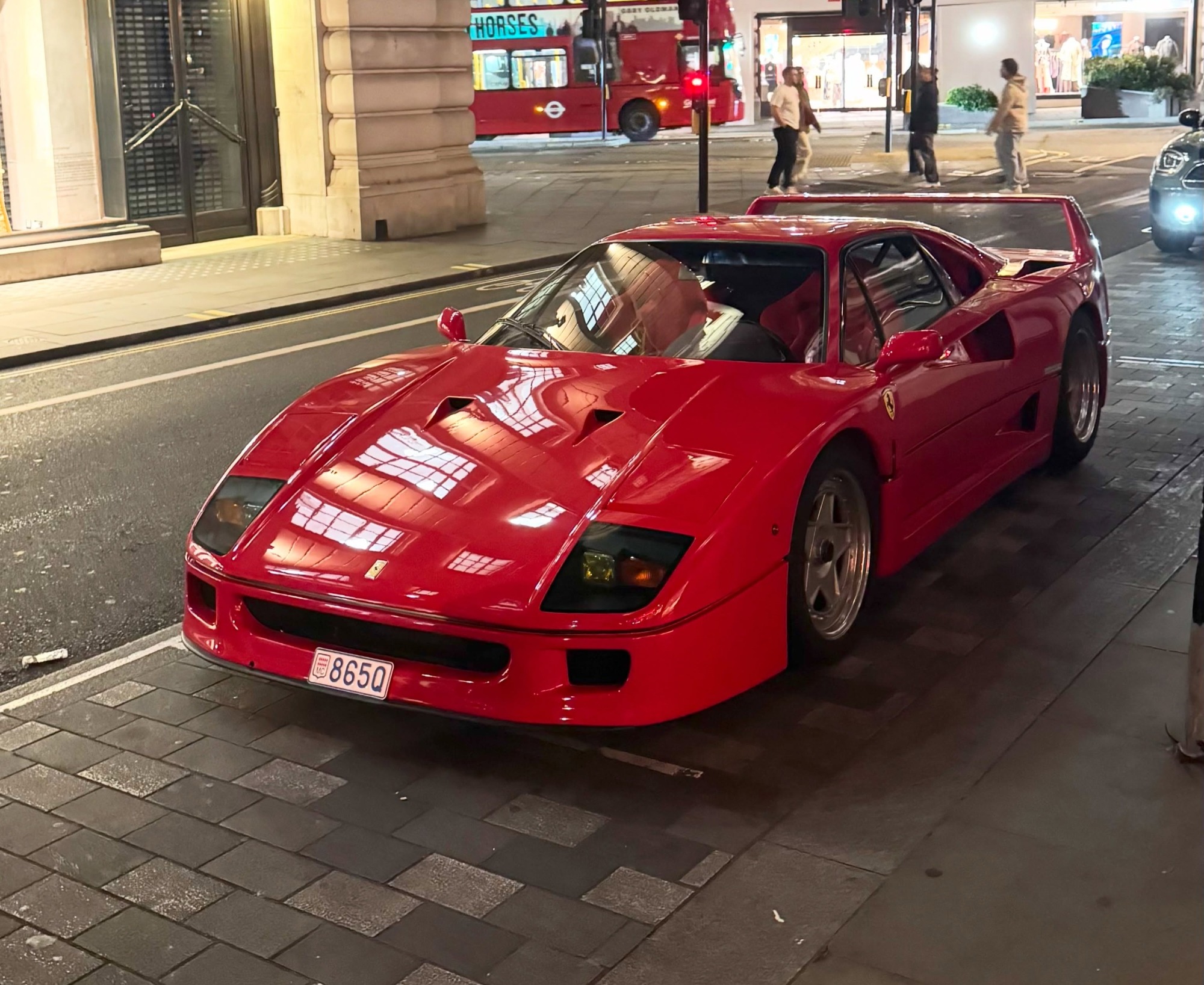 LANDO NORRIS JUST BROUGHT HIS FERRARI F40 TO LONDON