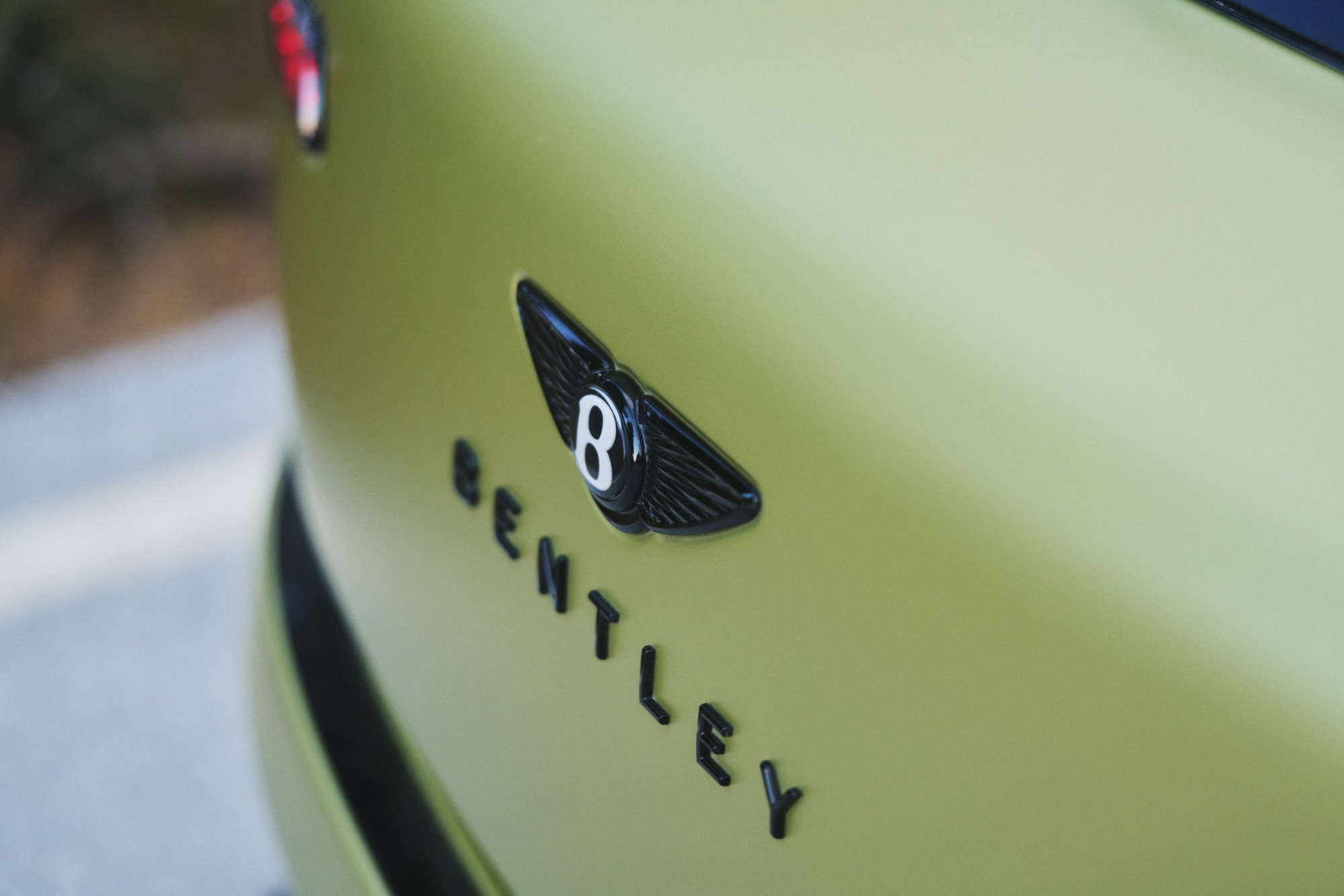 BENTLEY ARE BUILDING A NEW LUXURY SUPERCAR