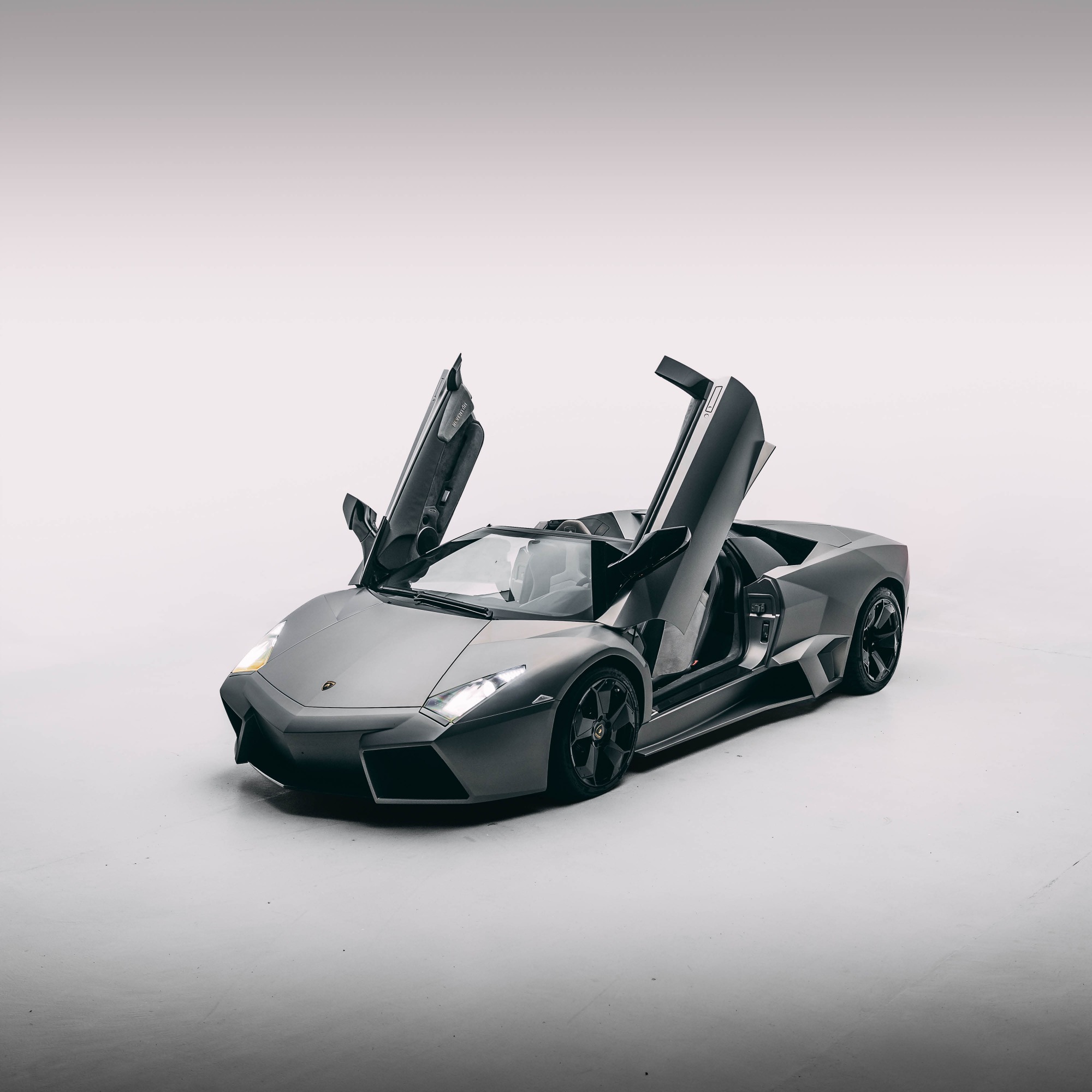THIS LAMBORGHINI REVENTÓN HAS JUST 29 MILES ON THE CLCOK AND IT'S FOR SALE